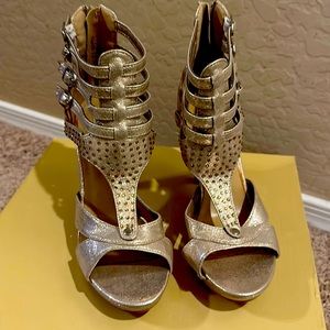 Gold bling heels, size 7, 3.5 inch heel.